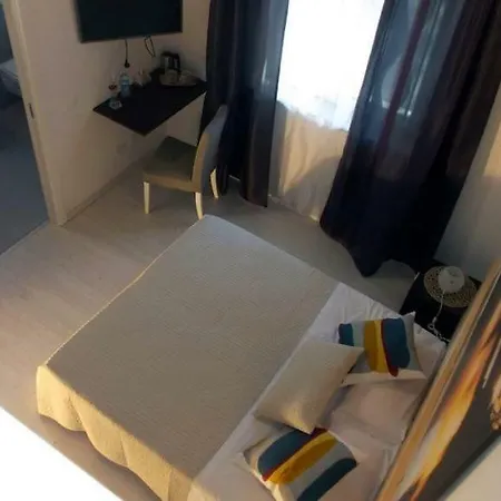 Contessa Bed & Breakfast *